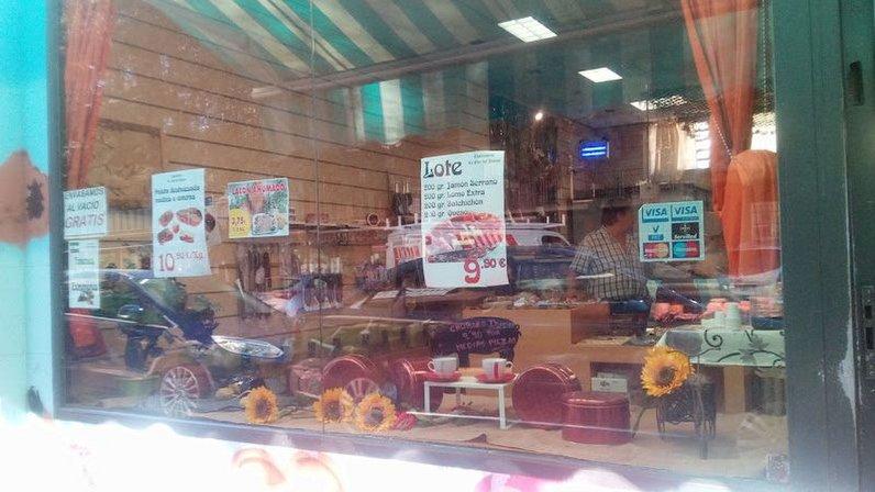 La Flor del Jamón Charcuterías