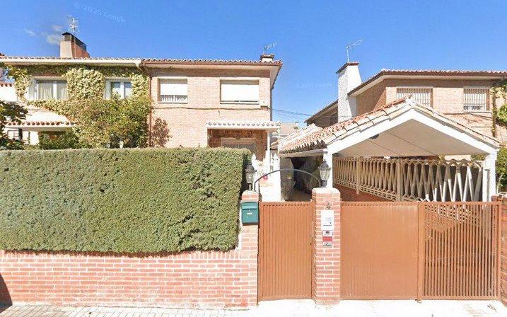 Con Alquiler - Alquiler de Apartamentos y Villas