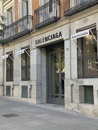 BALENCIAGA