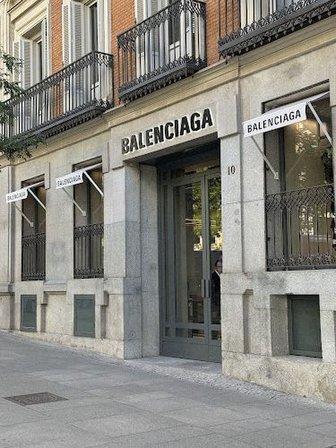 BALENCIAGA