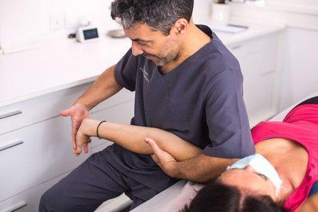 EMMANUEL ROMERO. Fisioterapia en Parla y Osteopatía