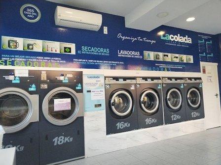 La Colada clean&dry Lavandería Autoservicio