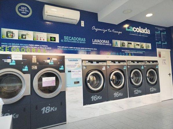 La Colada clean&dry Lavandería Autoservicio