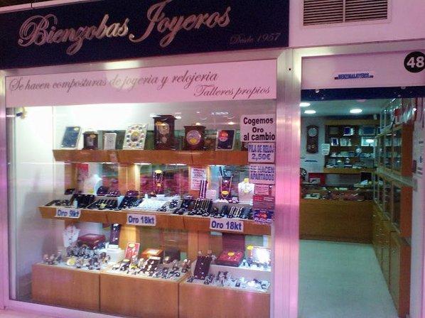 Bienzobas Joyeros (C.Comercial PuertaBonita)