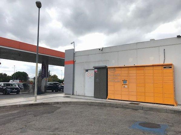Amazon Locker - naima