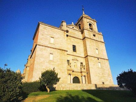 Iglesia Villacastín Garden