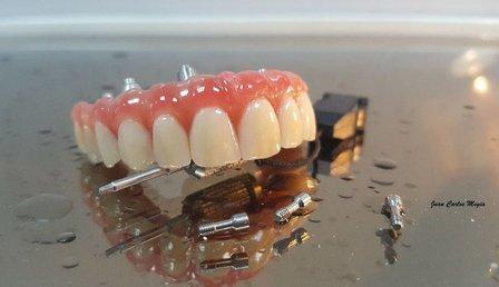 Laboratorio Dental J C
