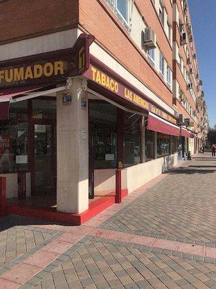 Estanco "Cava Las Américas".Loterías y apuestas del Estado