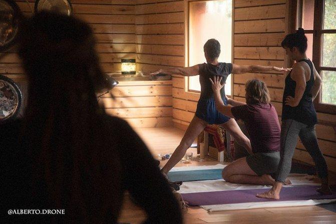Matrika Yoga School & Ayurveda (Método Iyengar)