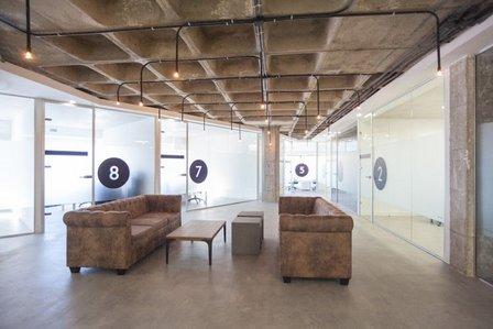 Coworking La Fabrica Quevedo espacio de oficinas