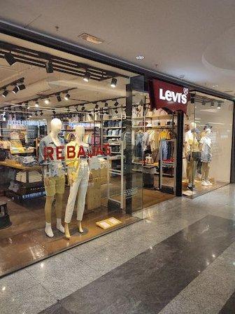 Levi's