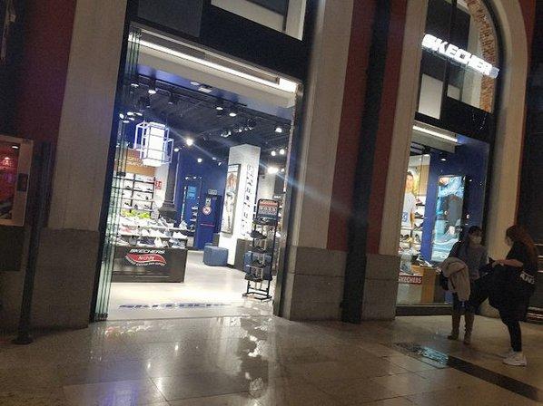 Skechers