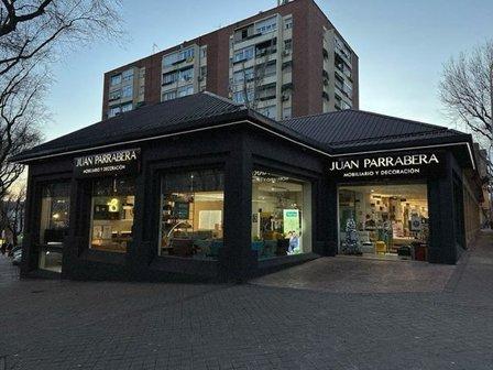 Juan Parrabera - Tienda de muebles en Madrid - corner Fama Sofás