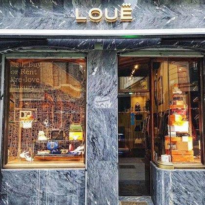 LOUÉ