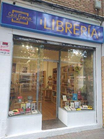 Casi Famosos Librería