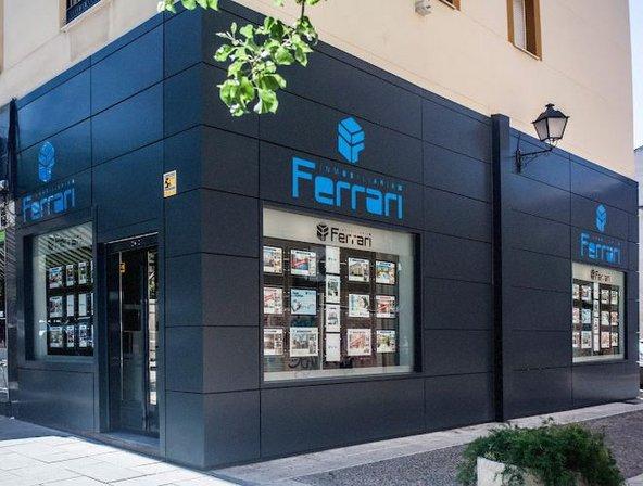 Real estate Ferrari 57