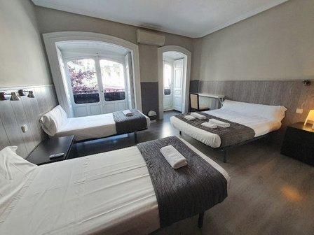 CH Plaza D'ort Rooms - Madrid