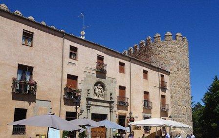 Almena de San Segundo
