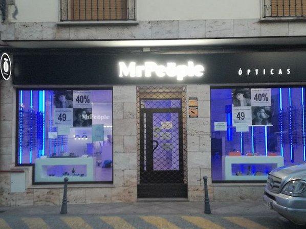 Optica Mr People