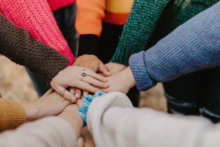Vuestra crianza. Psicología perinatal. Formación y acompañamiento a familias online