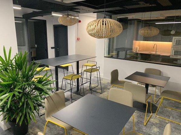 Coworking La Fabrica Azca espacio de oficinas