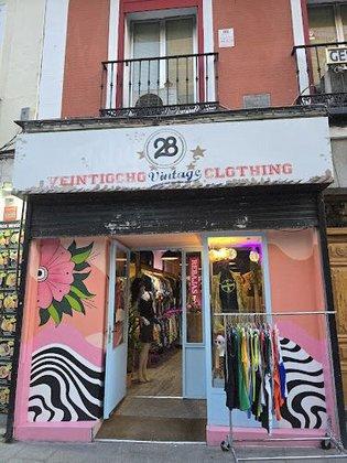 28 Vintage Clothing Friperie Thrift store
