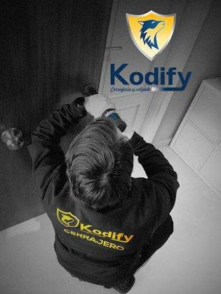 Kodify Cerrajeros - Puertas Cabma Madrid