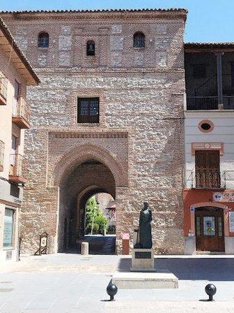 Escultura de Isabel la Católica