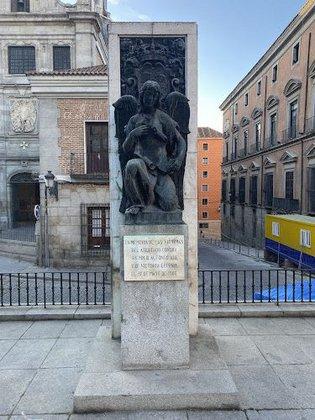 Monument to Victoria Eugenia and Alfonso XIII