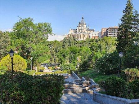 Las Vistillas Garden