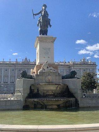 Monument to Felipe IV