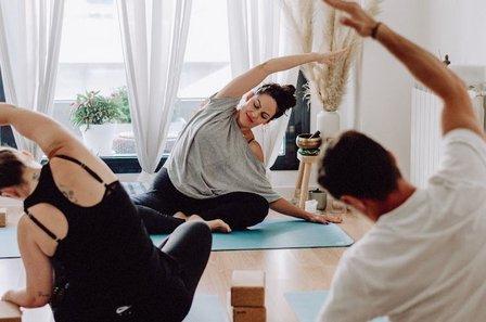 Escuela de Yoga y Psicología Amparo Estellés