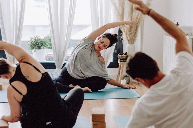 Escuela de Yoga y Psicología Amparo Estellés
