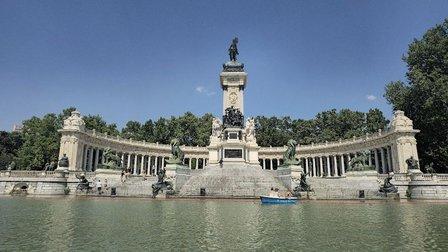 Great Pond of El Retiro