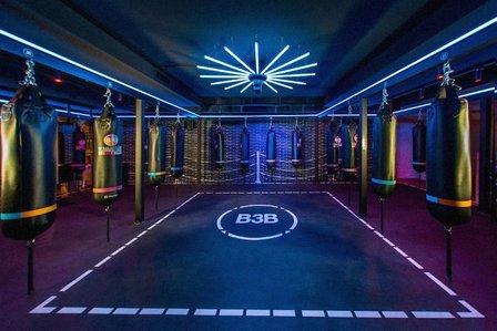 B3B Woman Studio