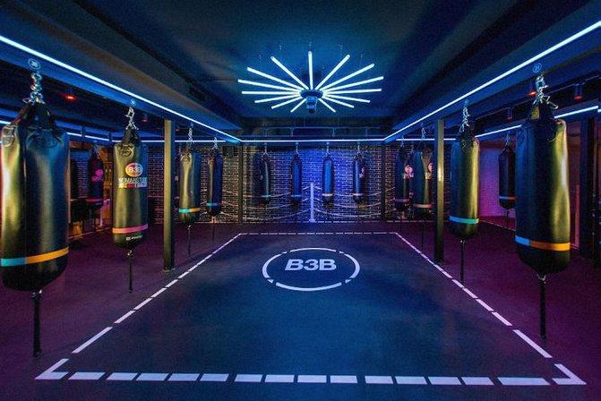 B3B Woman Studio