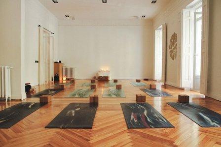 Asana Groove - Yoga Studio | Madrid