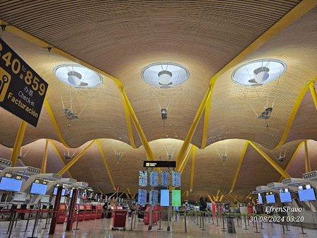 Punto de Información Turística Aeropuerto Adolfo Suarez - Madrid-Barajas T4 sala 10 - Llegadas
