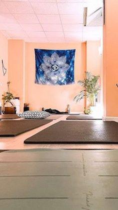 Escuela De Yoga Sutratma