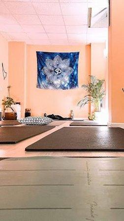 Escuela De Yoga Sutratma