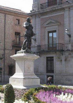 Statue of Don Álvaro de Bazán