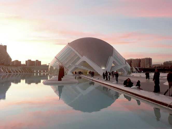 El Corazón Futurista Blanco de Valencia